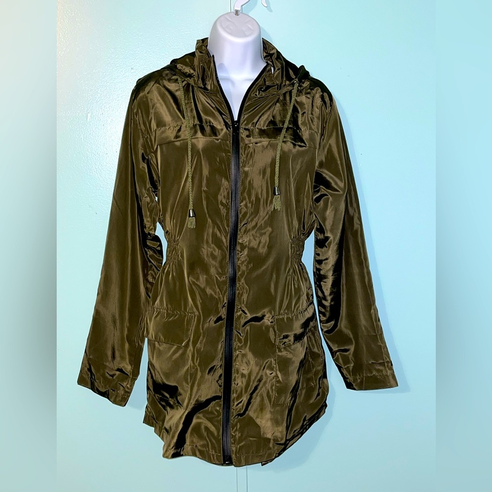 Unbranded Windbreaker Size Small Dark Green‎ Zippered With Hood